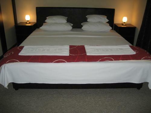 Hotel Feniks Po?arevac