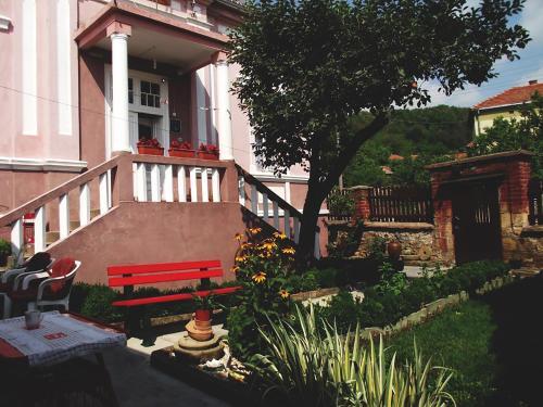 Bed & Breakfast Vila Milenovic Rajacke Pivnice