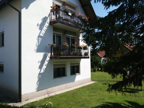 Apartment Krejovi?