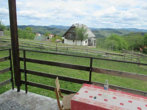 Hostal Guesthouse Borovi
