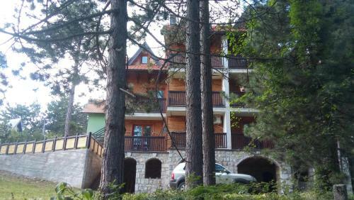 Lodge Apartmani Sredojevic