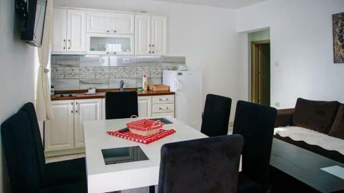 Apartment Petrovi?