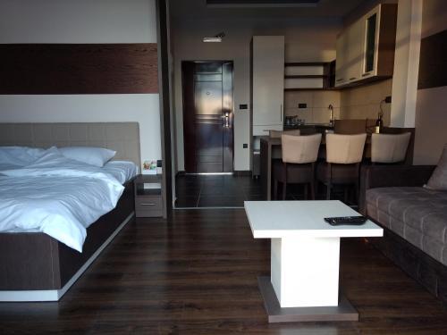 Apartment I-3