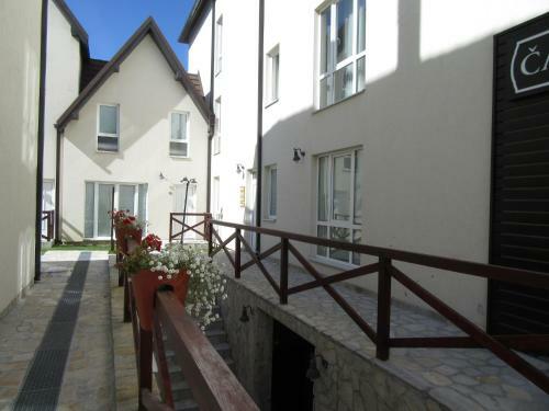 Apartman 5a43, Kraljevi ?ardaci