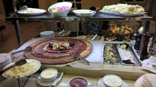 Apartman 5a43, Kraljevi ?ardaci