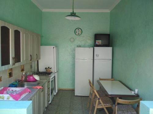 Hostal Guest House On Samburova 279