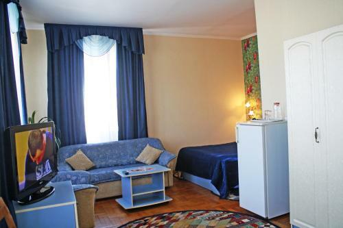 Yakor Hotel