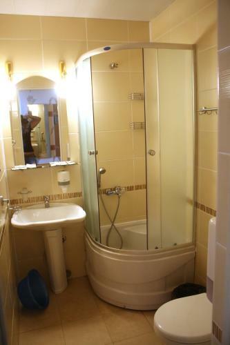 Yakor Hotel