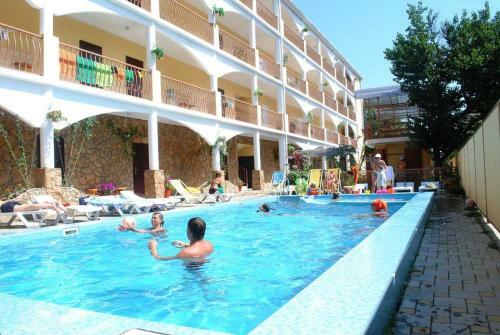 Hostal Nostalzhi Guest House