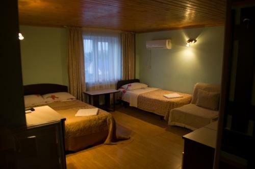 Hostal Karolina Guest House