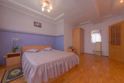 Golden Lady Hotel