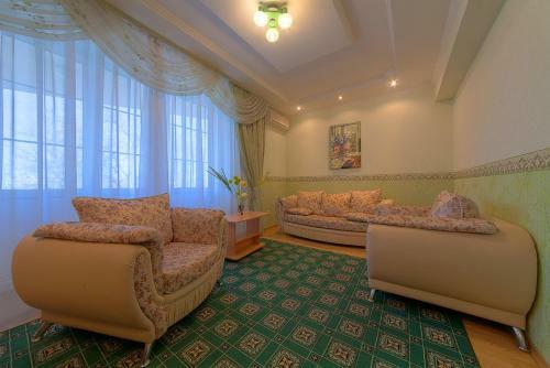 Golden Lady Hotel