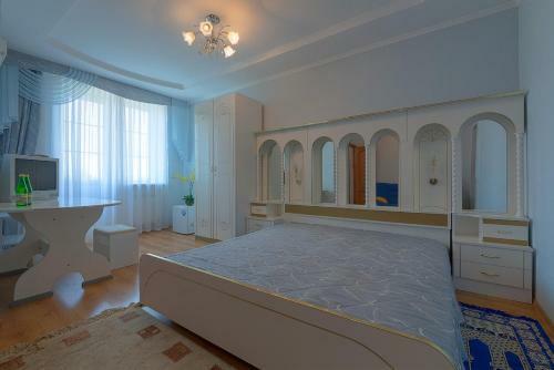 Golden Lady Hotel