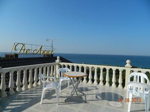 Hostal Guest House De Lux