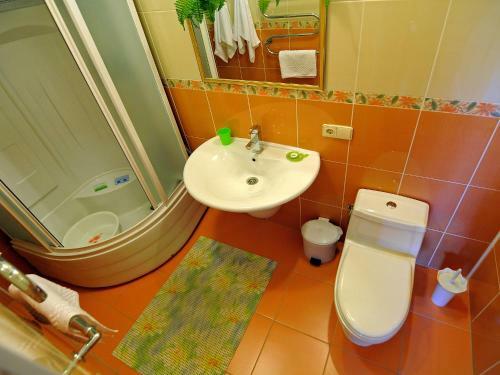 Hostal Guest House De Lux