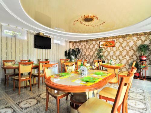 Hostal Guest House De Lux