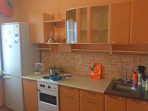 Apartment On Mashinostroiteley 25