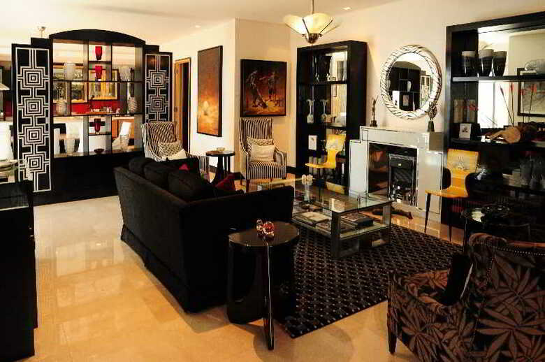 No 5 Boutique Art Hotel