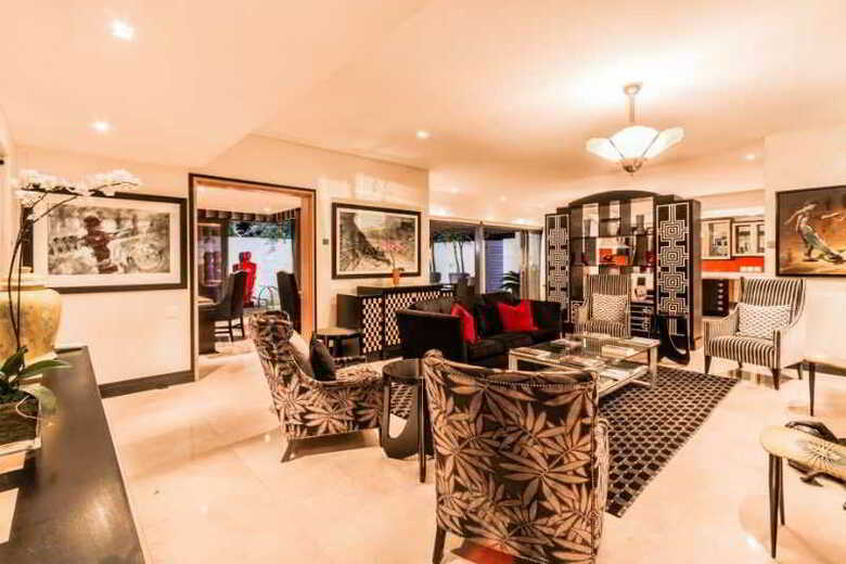 No 5 Boutique Art Hotel
