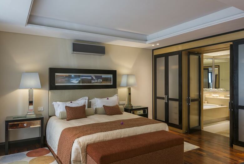 No 5 Boutique Art Hotel