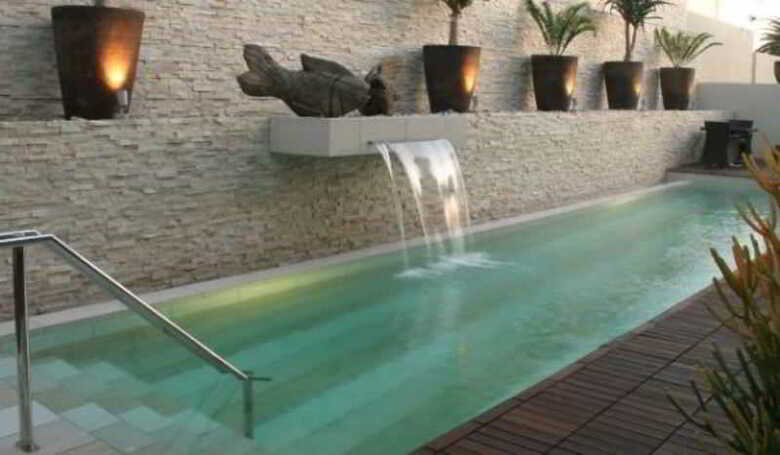 No 5 Boutique Art Hotel