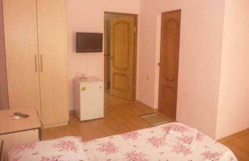 Hostal Delfin Guest House