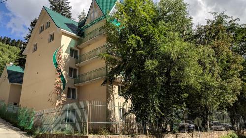 Hotel Zvezdniy