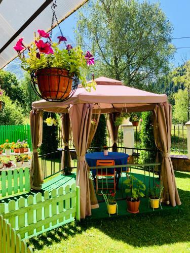 Hostal Hotel Kapriz