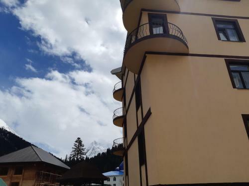 Kurazh Hotel