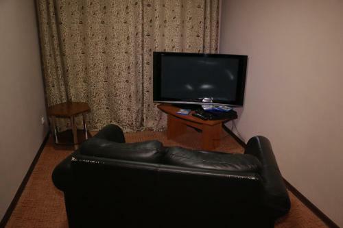 Hotel Snezhniy Bars Dombay