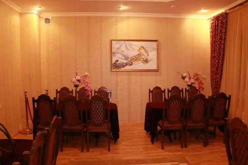 Hotel Snezhniy Bars Dombay