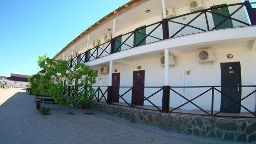 Hotel Kazachiy Bereg 1