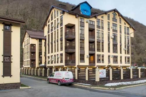 Mountains And Flowers Apartment