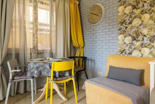 Mountains And Flowers Apartment