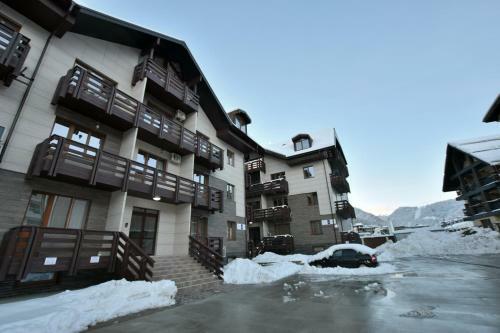 Apartment Sky And Mountains