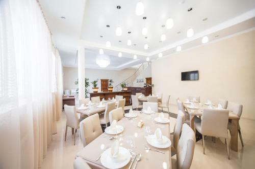 Aviator Hotel