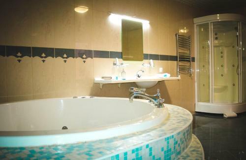 Hotel Belyy Lotos