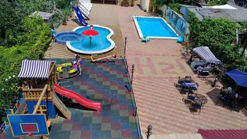 Hostal Family Hotel H2o