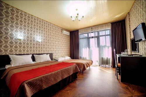 Paradeison Hotel