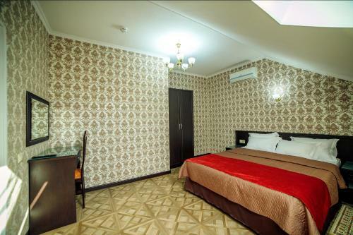 Paradeison Hotel