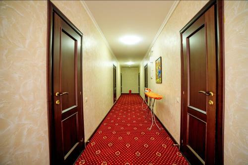 Paradeison Hotel