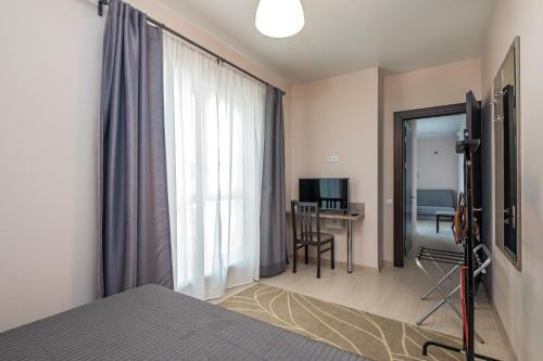 Hostal Abrikos Plus Guesthouse