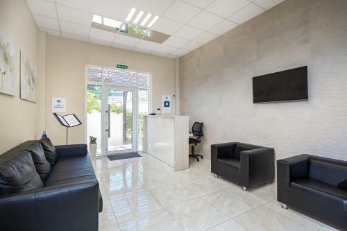Hostal Abrikos Plus Guesthouse