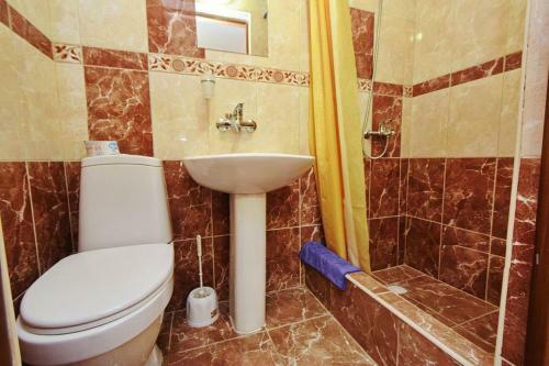 Hostal Guest House Adonis