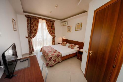 Tristar Hotel