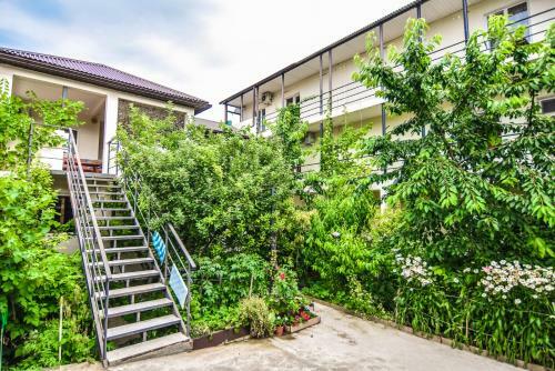 Hostal Guest House "golubaya Laguna"