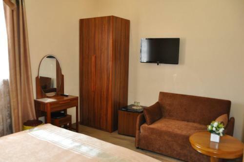 Hostal Shokolad Guest House
