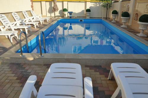 Hostal Shokolad Guest House
