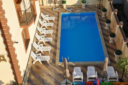 Hostal Shokolad Guest House