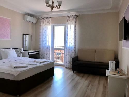 Hostal Palladion Guest House